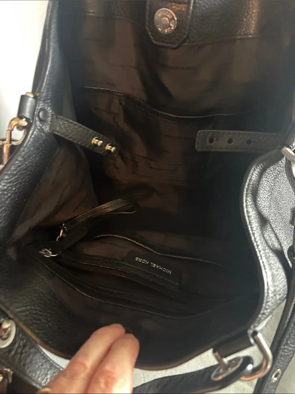 Michael Kors large rare Brooklyn Black Leather Tote with Tassel and Stud Accents - Picture 9 of 17